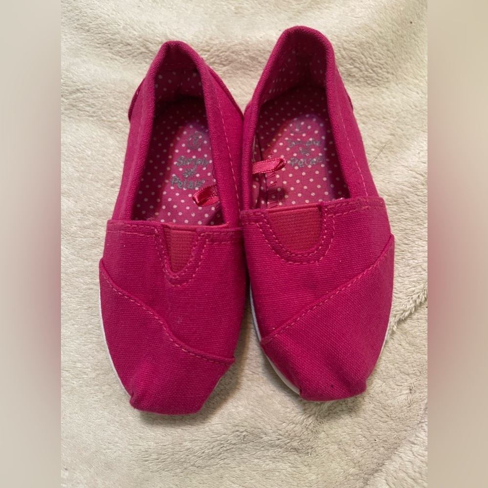 Pink girls slip on canvas shoes size 6